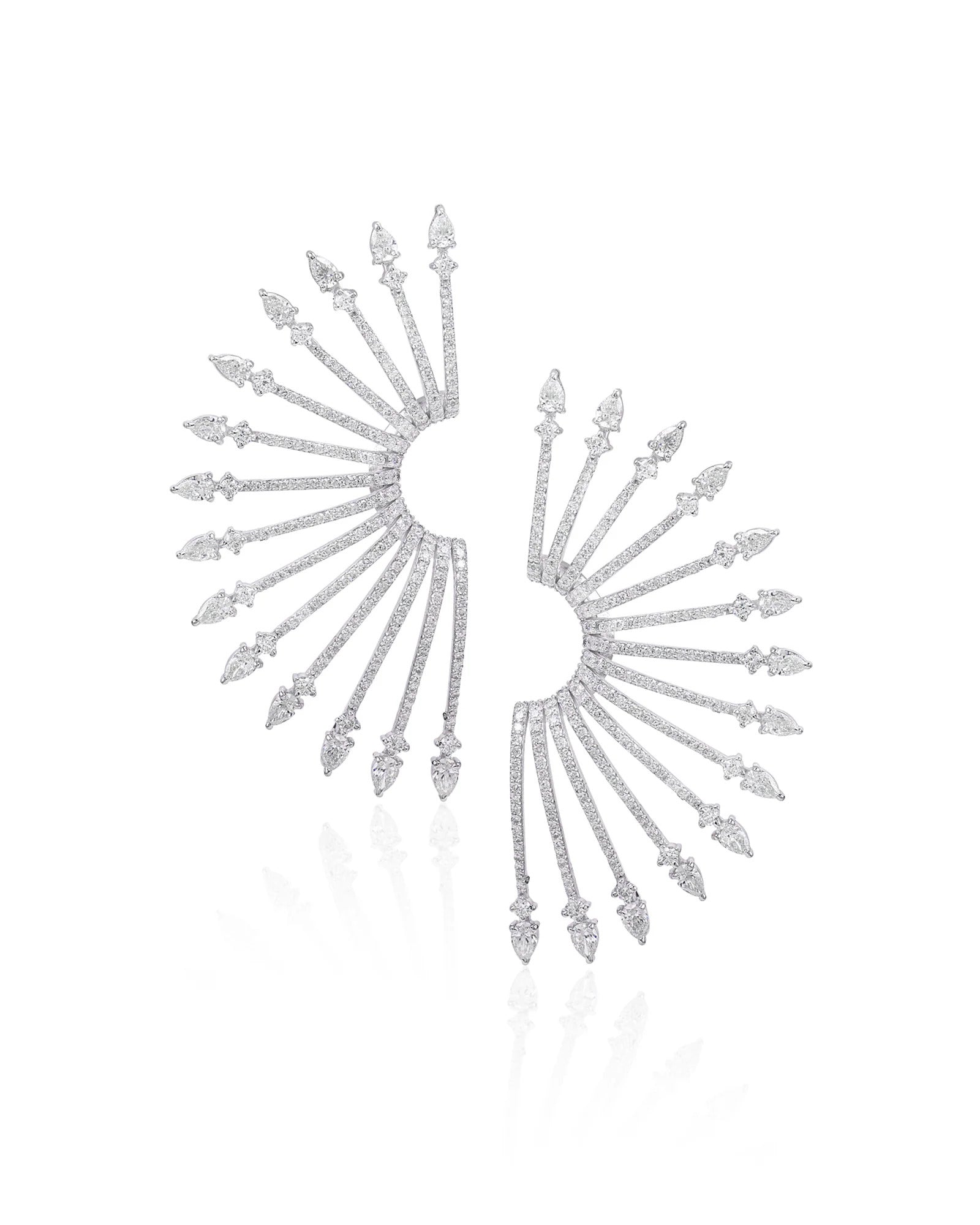 La DiaMantés | Modern Diamond Radiance Earcuffs